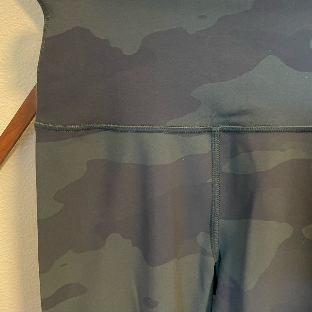 Alo Camo Leggings